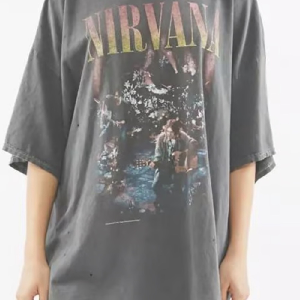 Urban Outfitters Nirvana Unplugged T-Shirt Distressed Oversized NWT hard to find